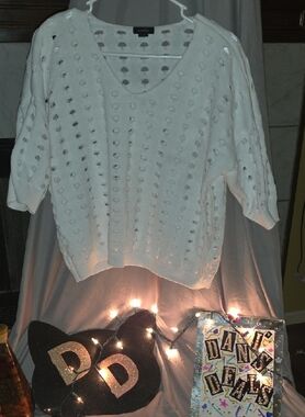 Open-Knit V-Neck Short Sleeve Sweater - White